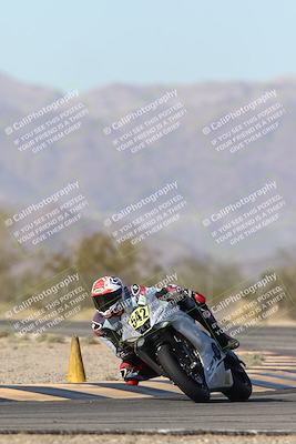 media/Dec-04-2025-Racers Edge (Thu) [[5ebc9f124d]]/3-B Group/1-Session 1 (Turn 7)/